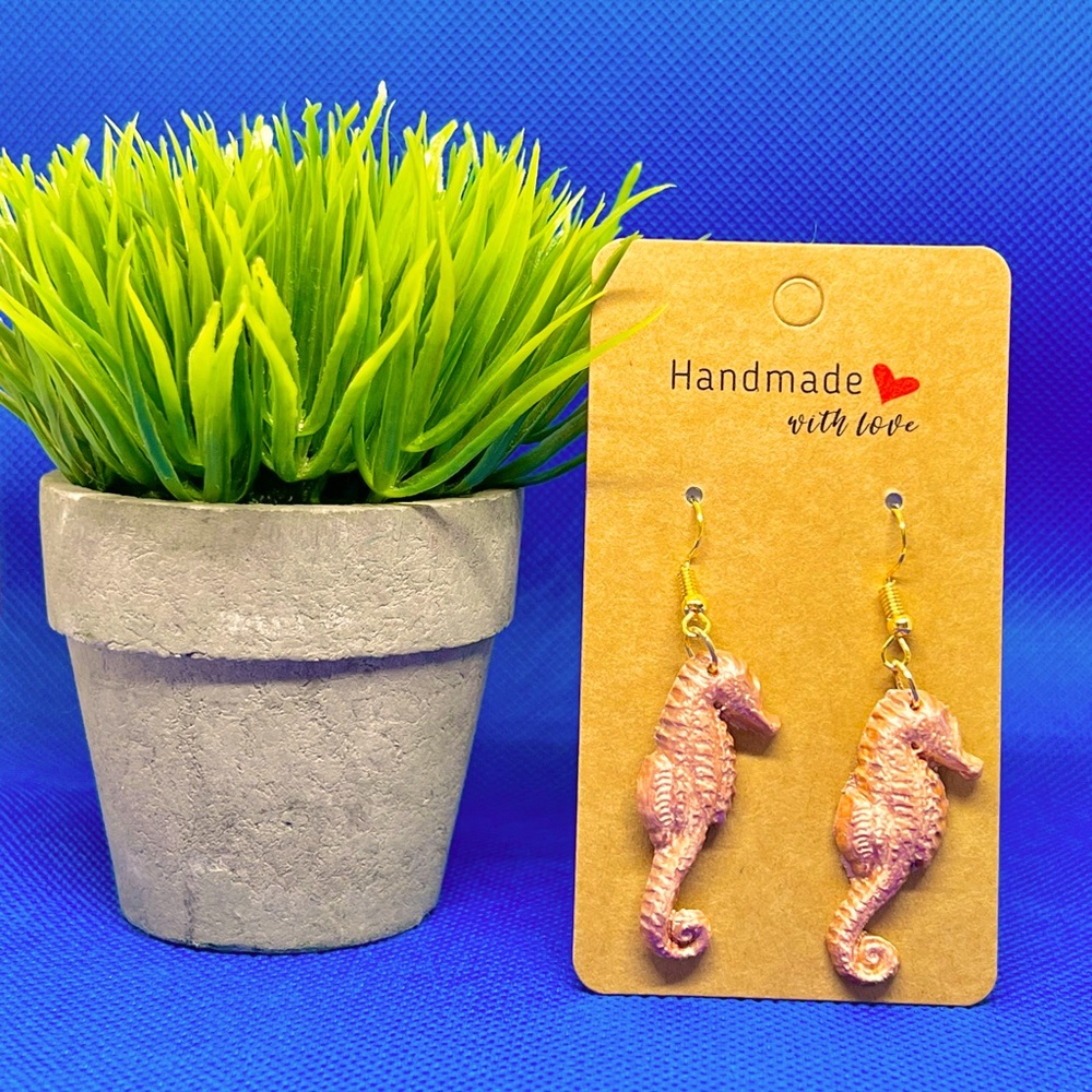 Sea horse earring polymer clay